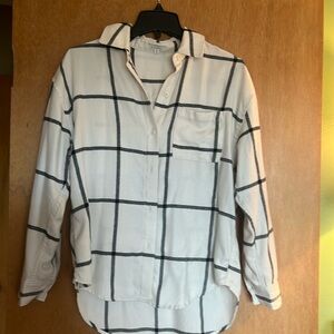 EverEve Xs plaid long sleeve